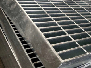 鍍鋅鋼格板選什么規(guī)格型號經(jīng)濟實惠